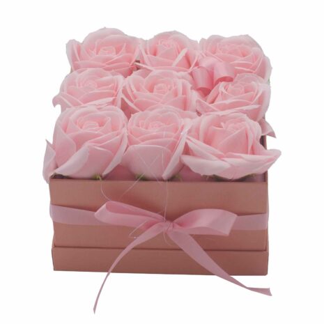 Bouquet cadeau de fleurs de savon - 9 roses roses - carré
